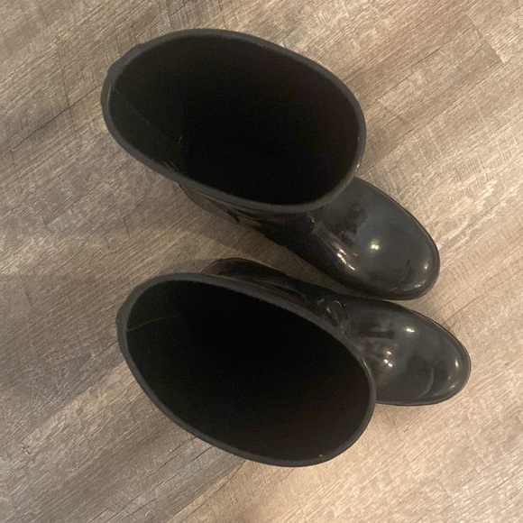 Black mid calf Hunter rain boots; Size US 8 EU 39 - Picture 4 of 4